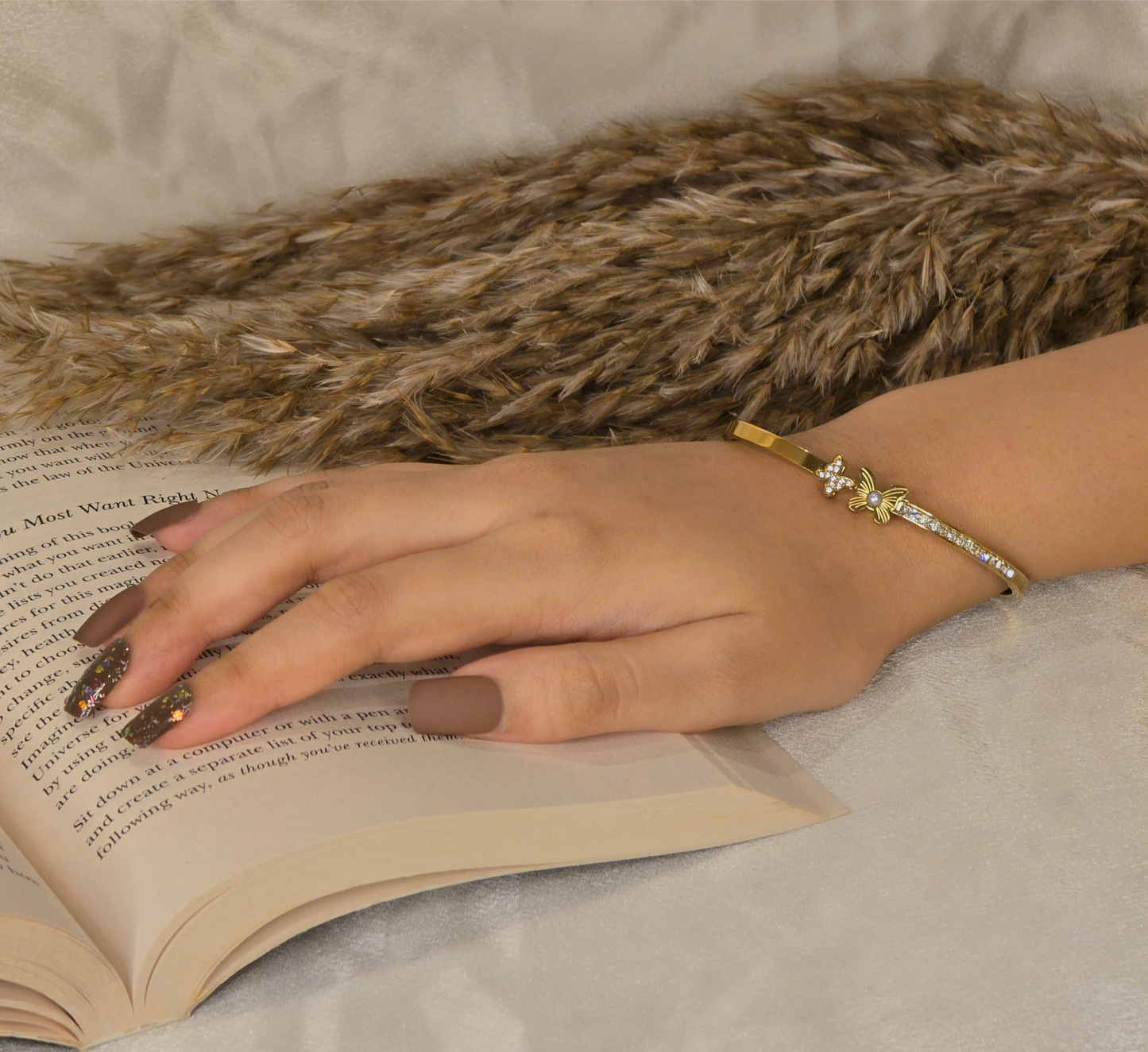 Glimmer Wing Band Bracelet Jewellery - 0136