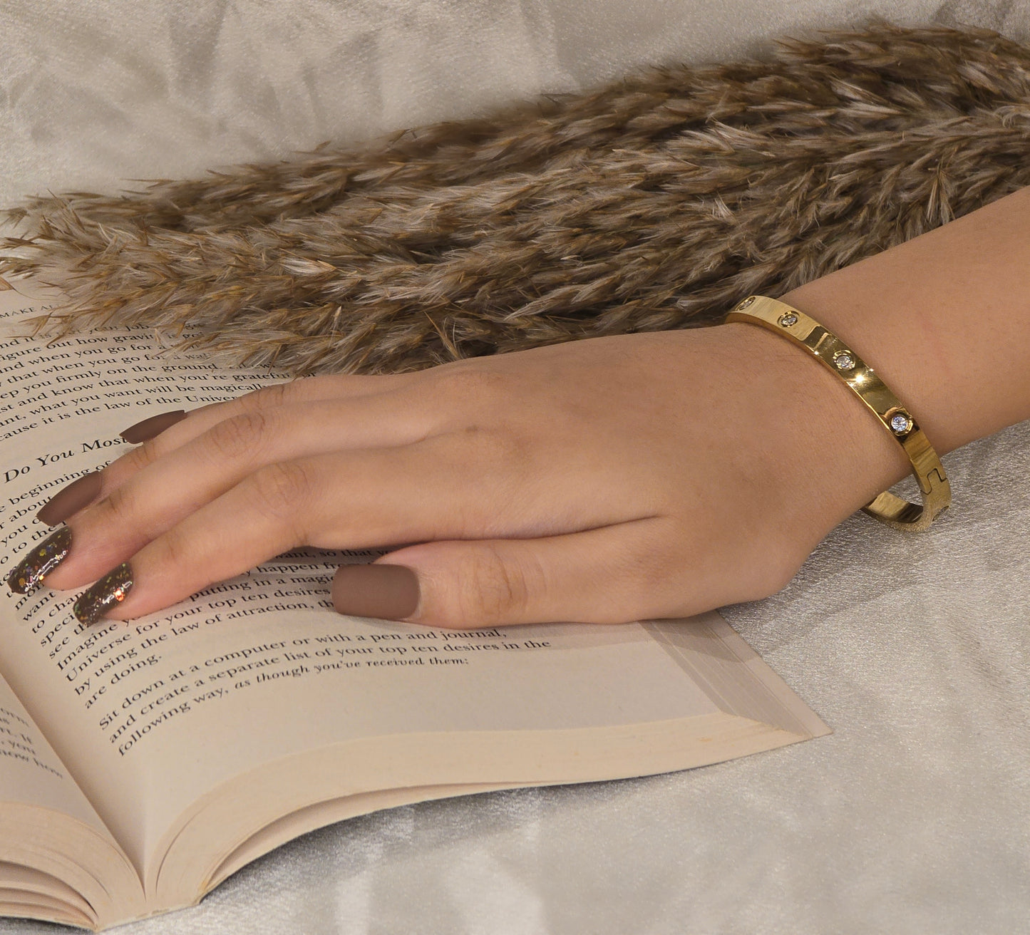 Serene Band Bracelet Jewellery - 0128