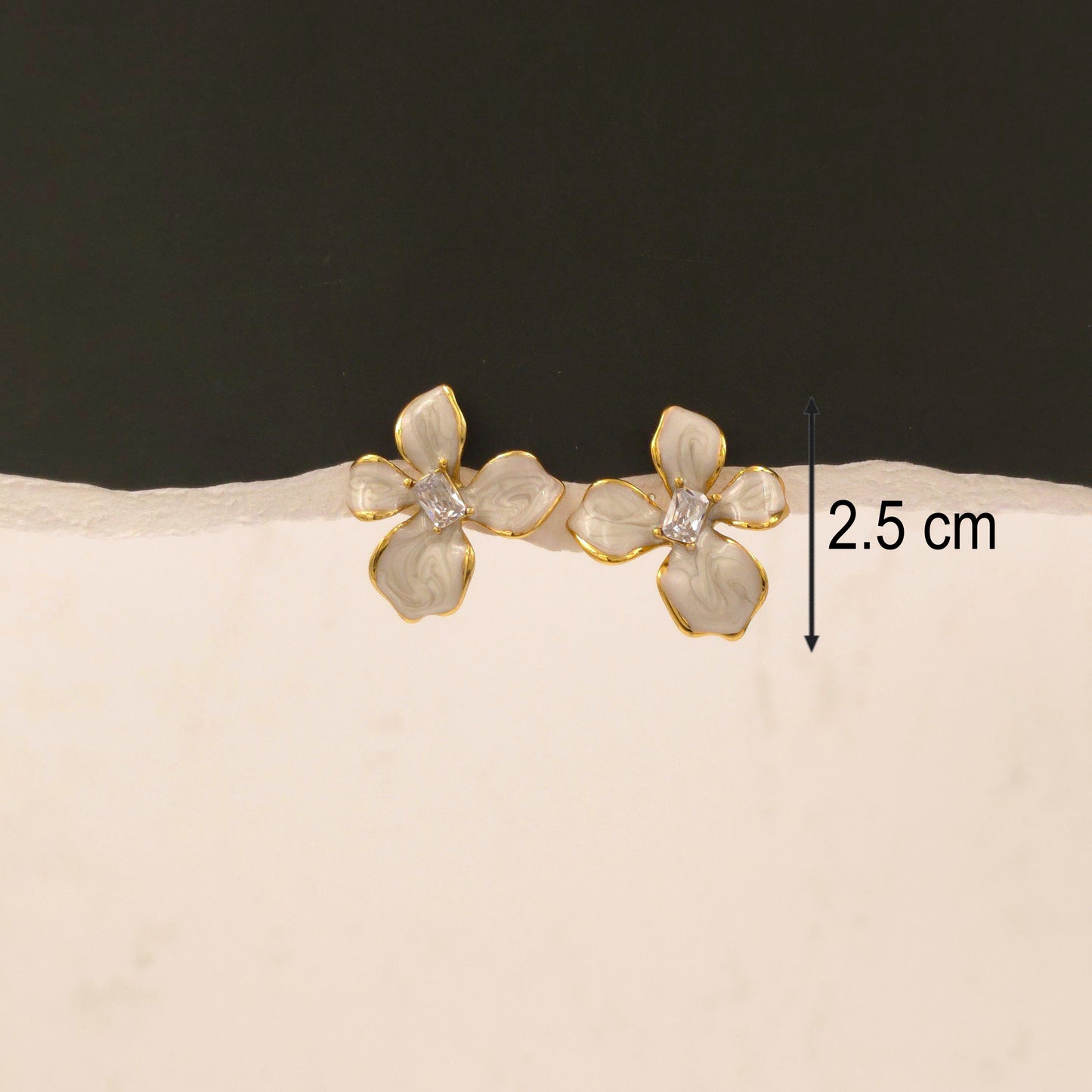 AE026 - Snow Petal Earring
