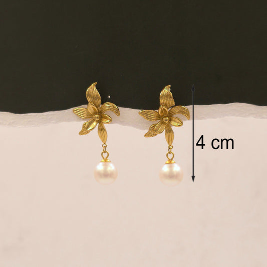 AE004 - Pearl Lily Earrings