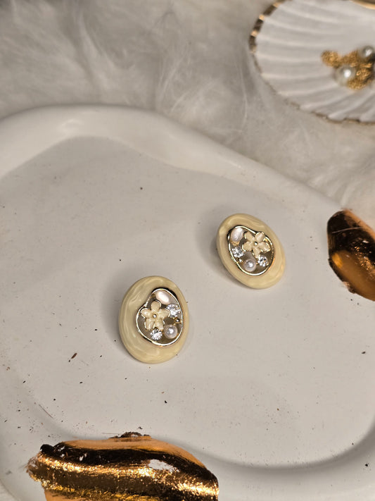 Cream Flora Resin Earrings Jewellery - 0116