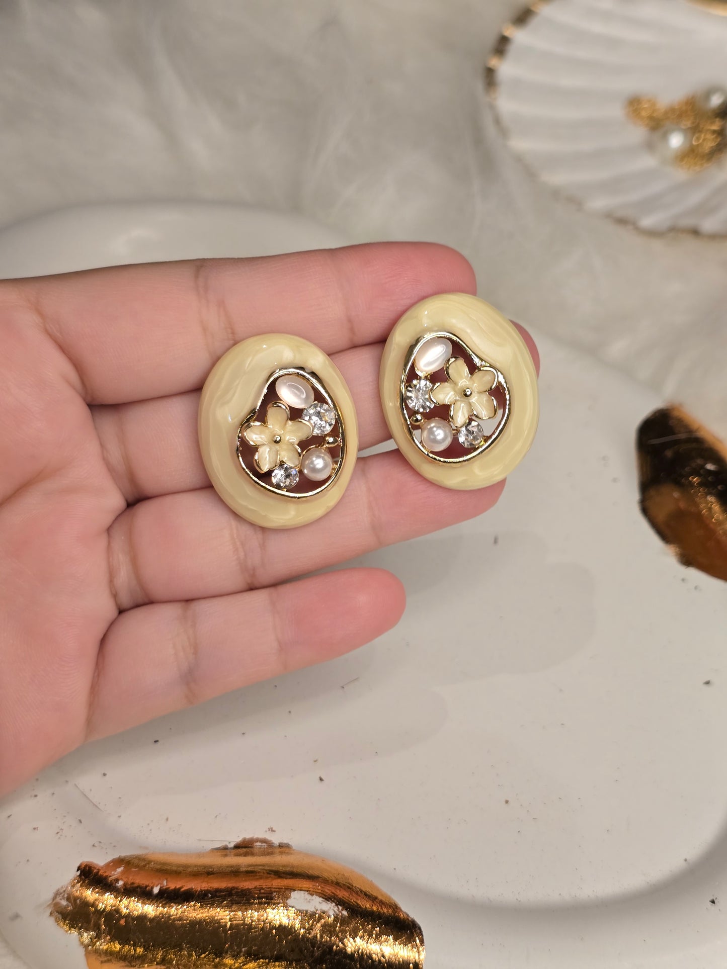 Cream Flora Resin Earrings Jewellery - 0116