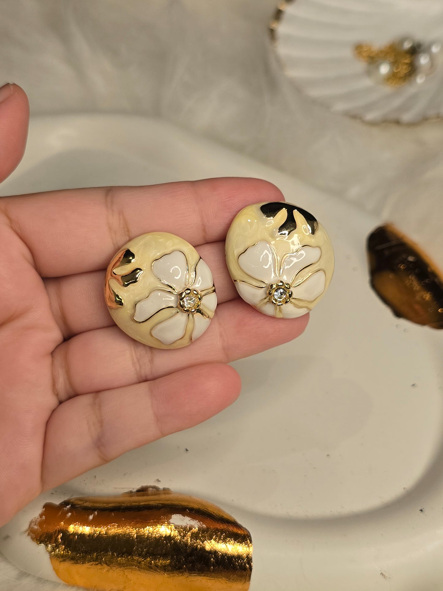Cream Floral Resin Earrings Jewellery - 0119