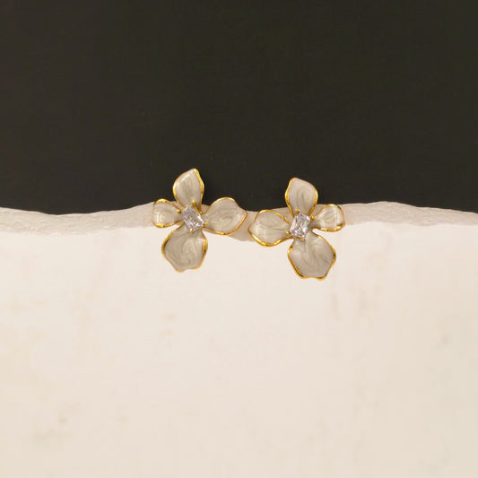 AE026 - Snow Petal Earring