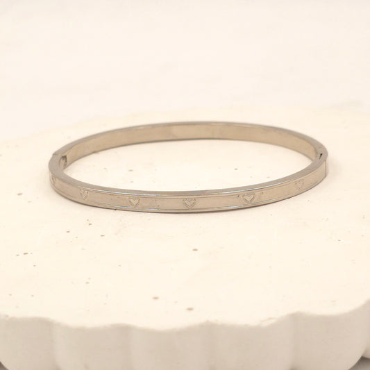 BR008 - Eternal Heart Band Bracelet