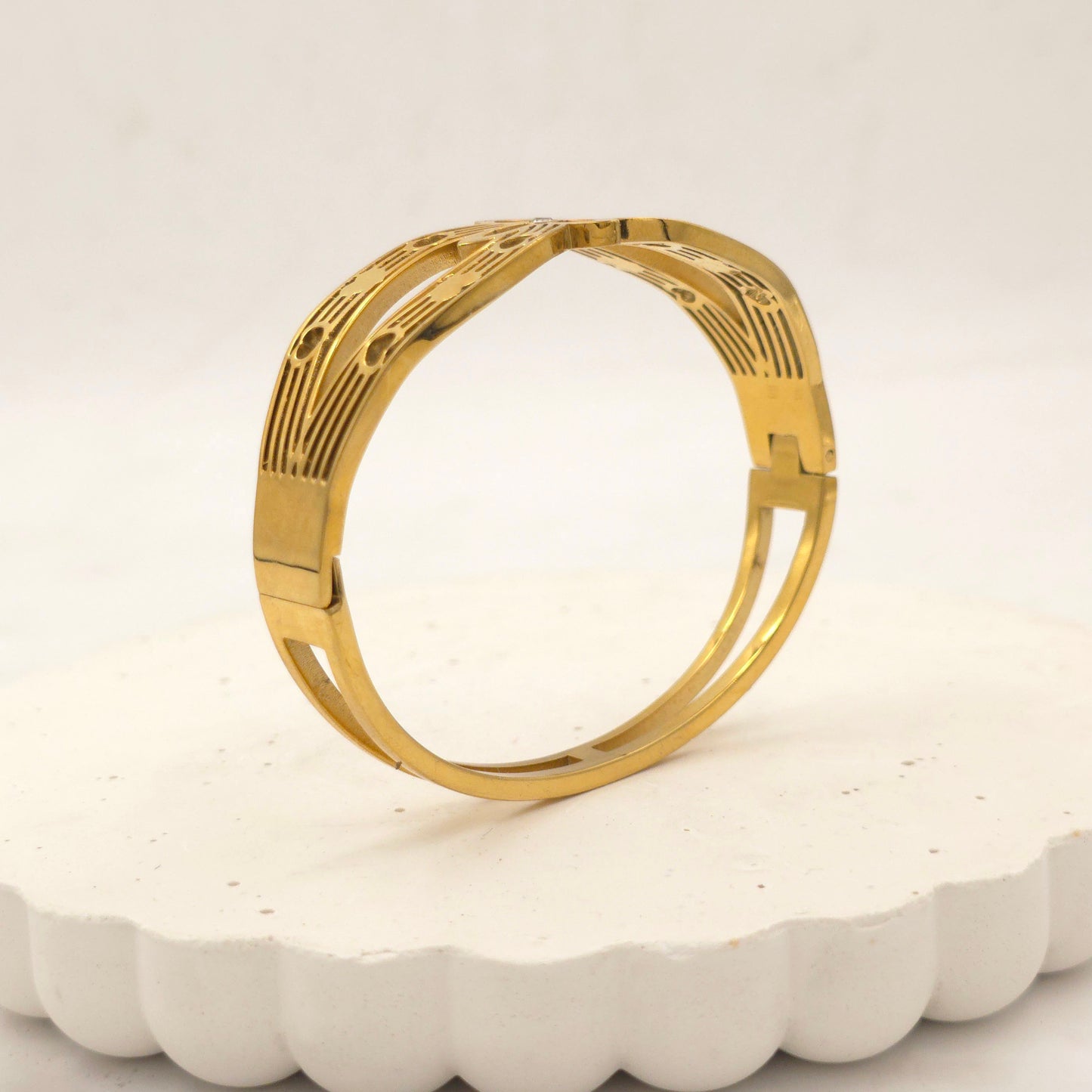 BR009 - Royal Flora Bracelet