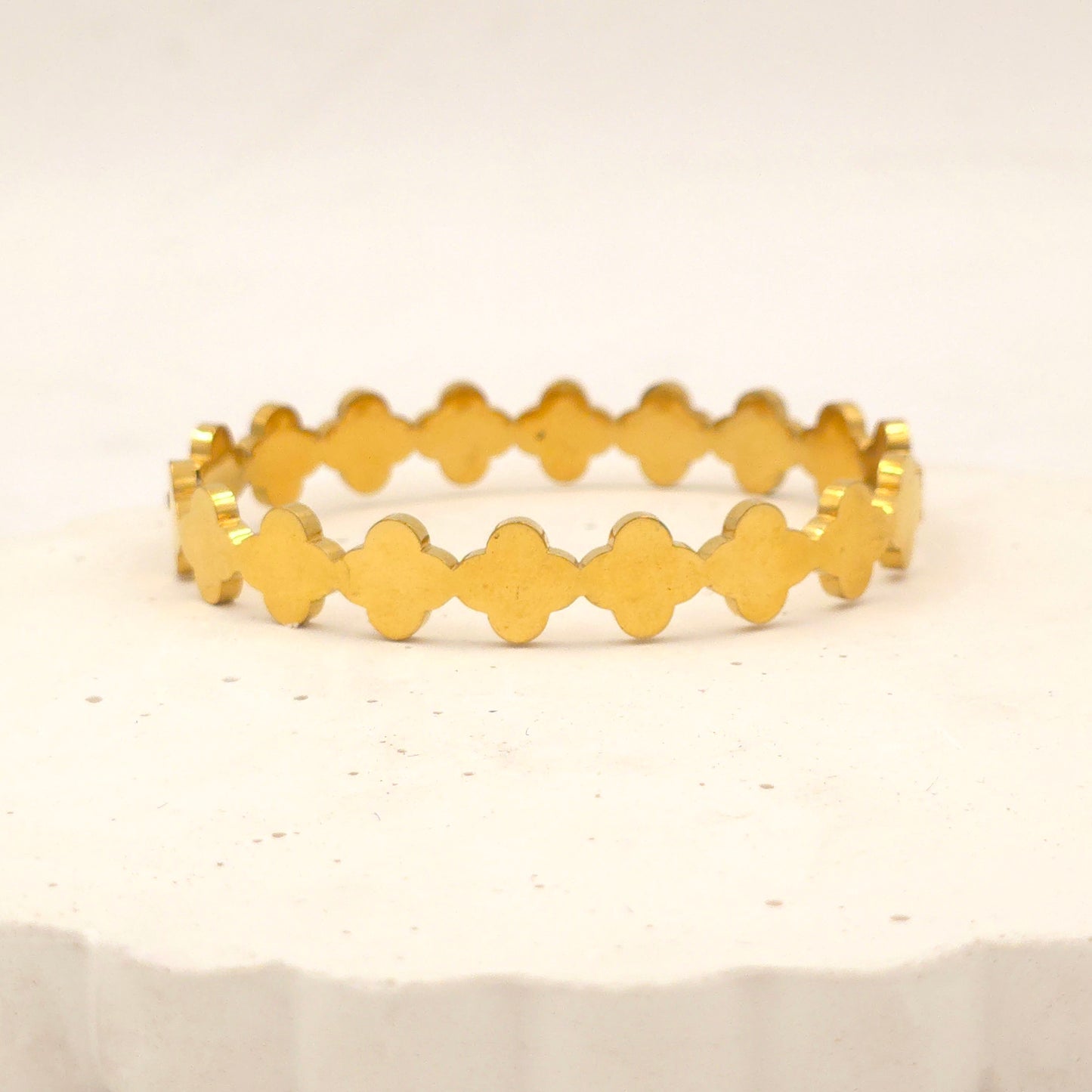 BR020 - Scalloped Clover Bracelet