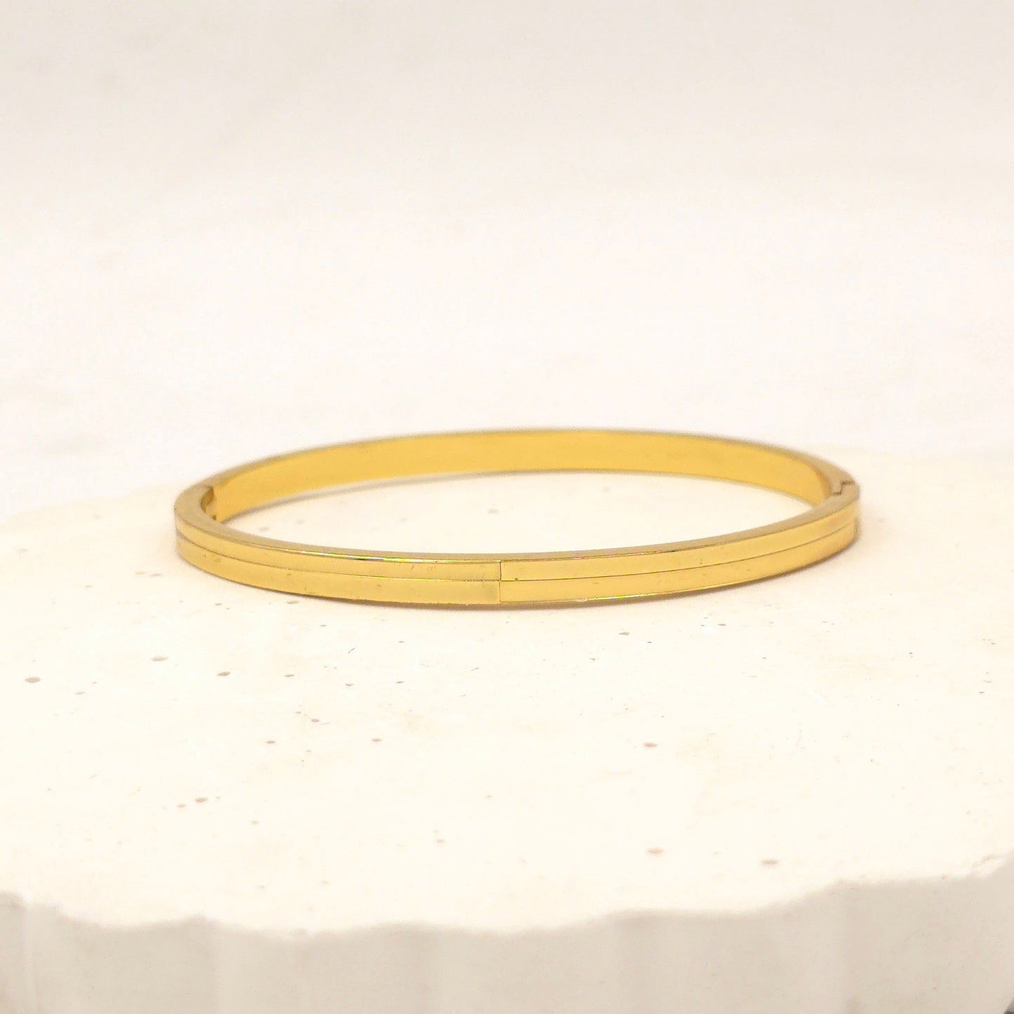 BR026 - Linear Minimalist Gold Bracelet