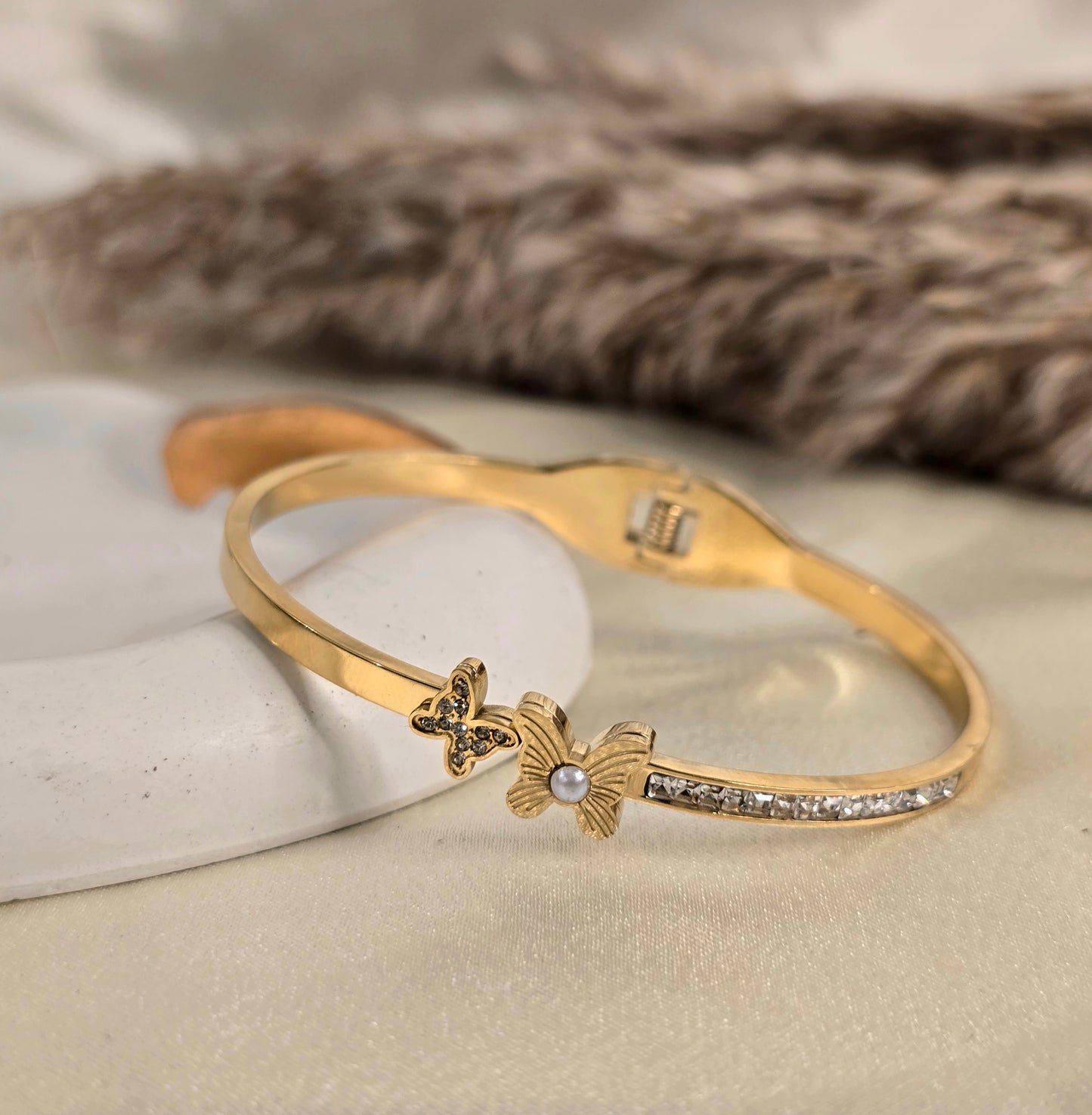 Glimmer Wing Band Bracelet Jewellery - 0136