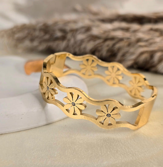 Trinity Blossom Cuff Bracelet Jewellery - 0137