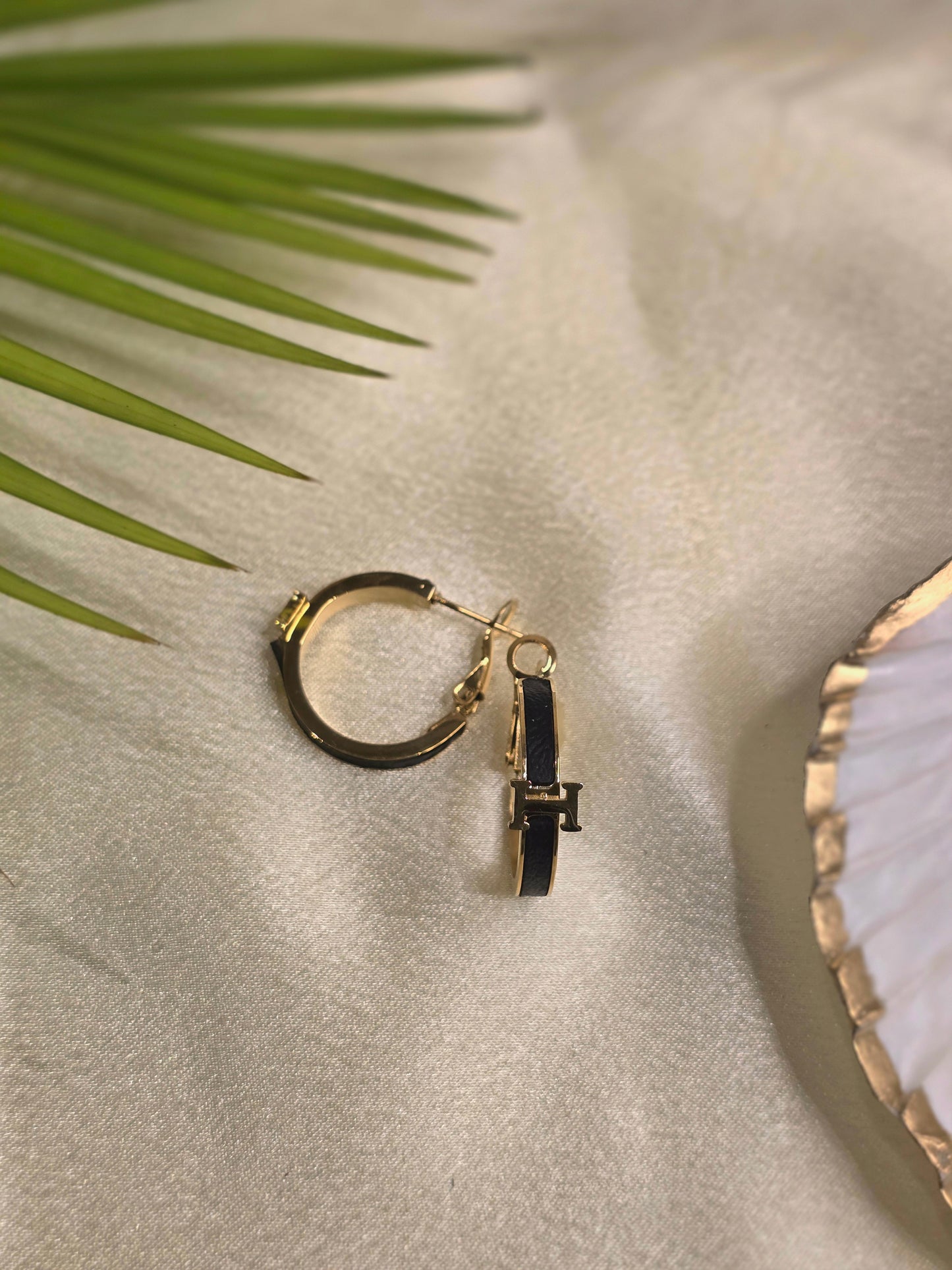 Noir Hoops Earring Jewellery - 0036