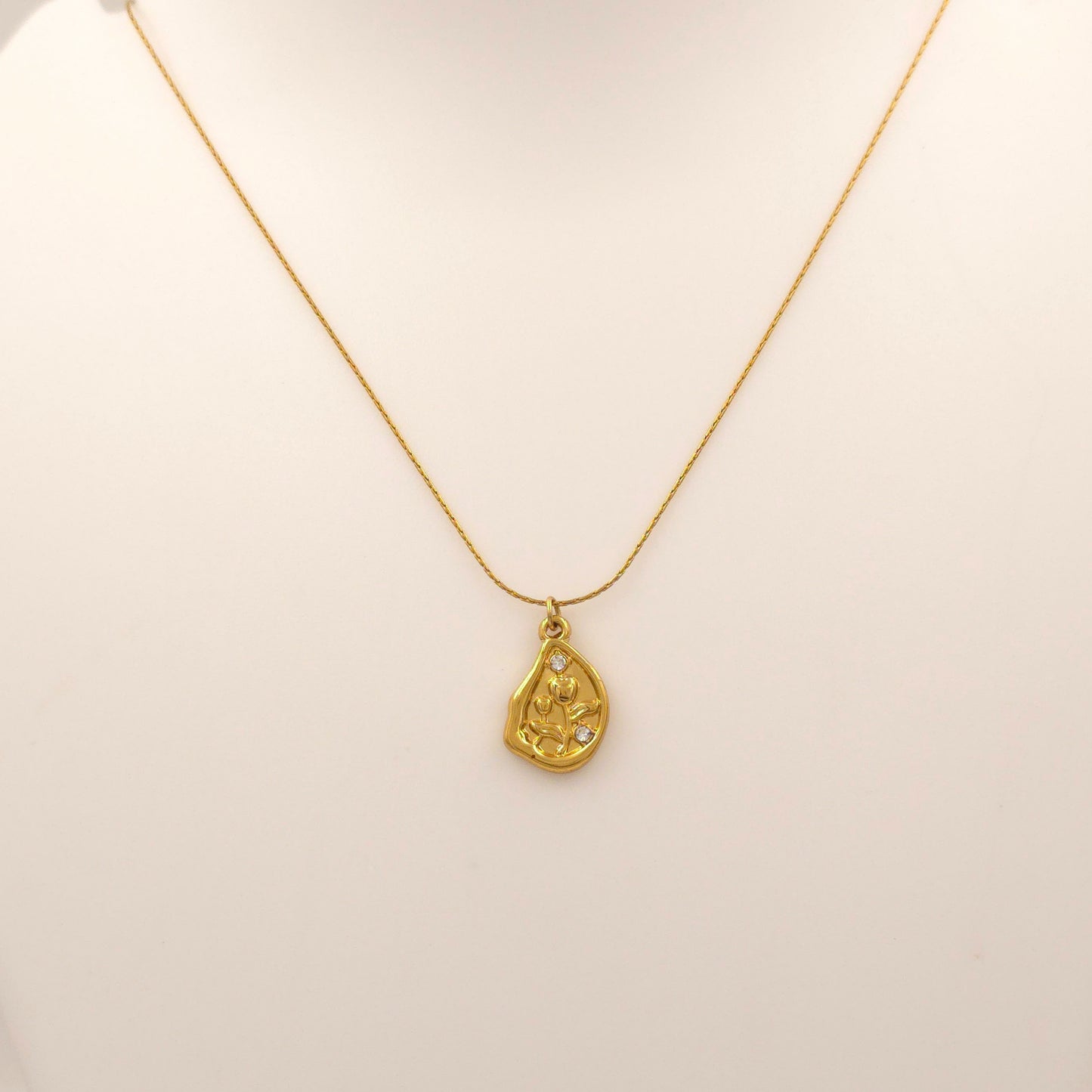 PN005 - Roses Drop Necklace