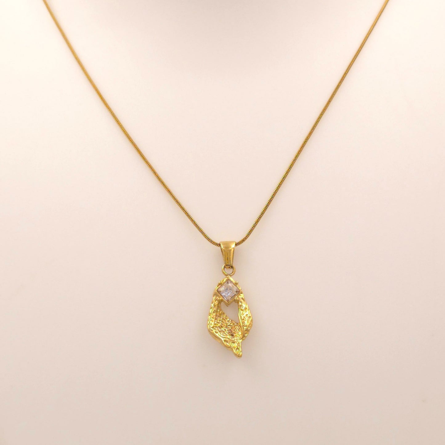 PN047 - Flamed Solitaire Necklace