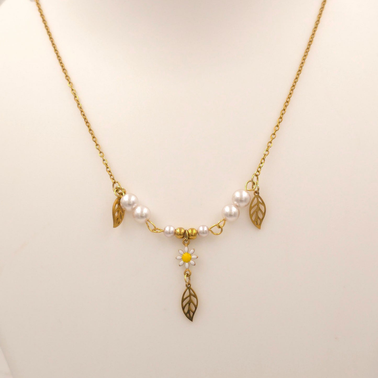 PN057 - Leafy Pearls Necklace