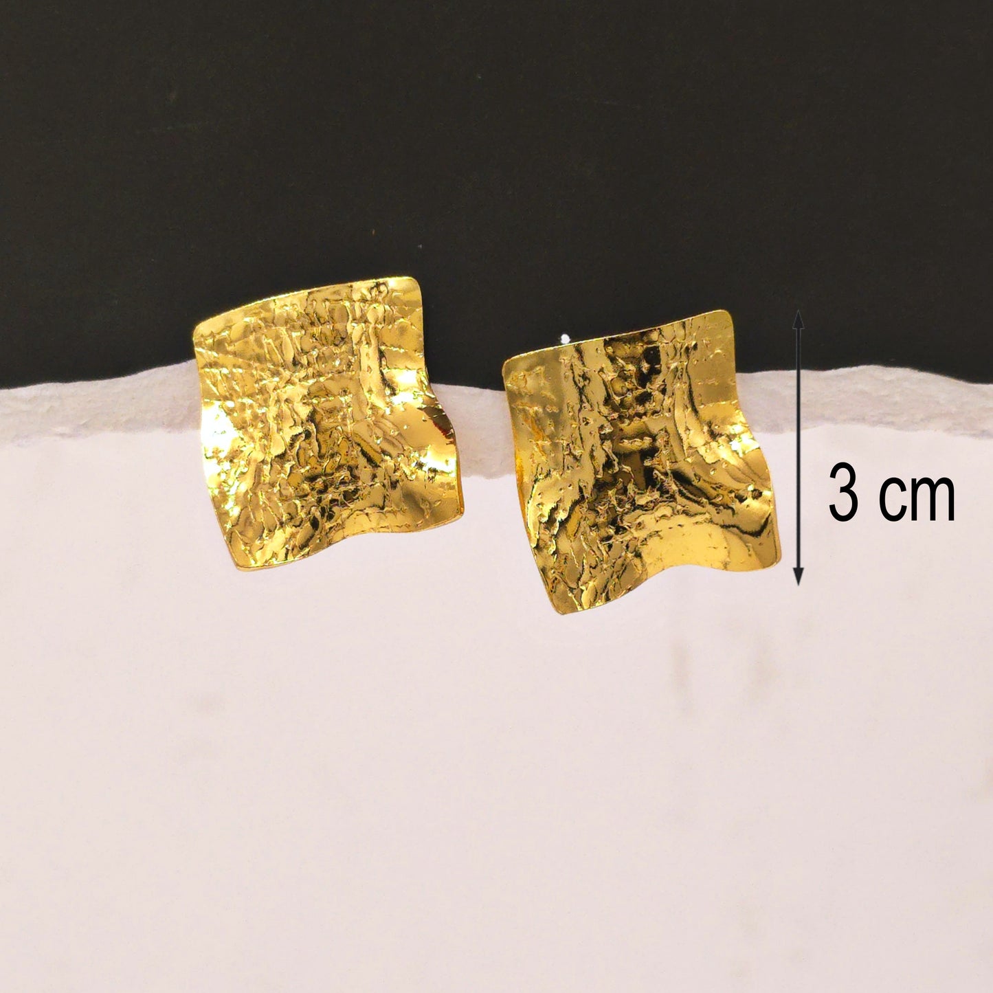 AE017 - Golden Bar Earrings