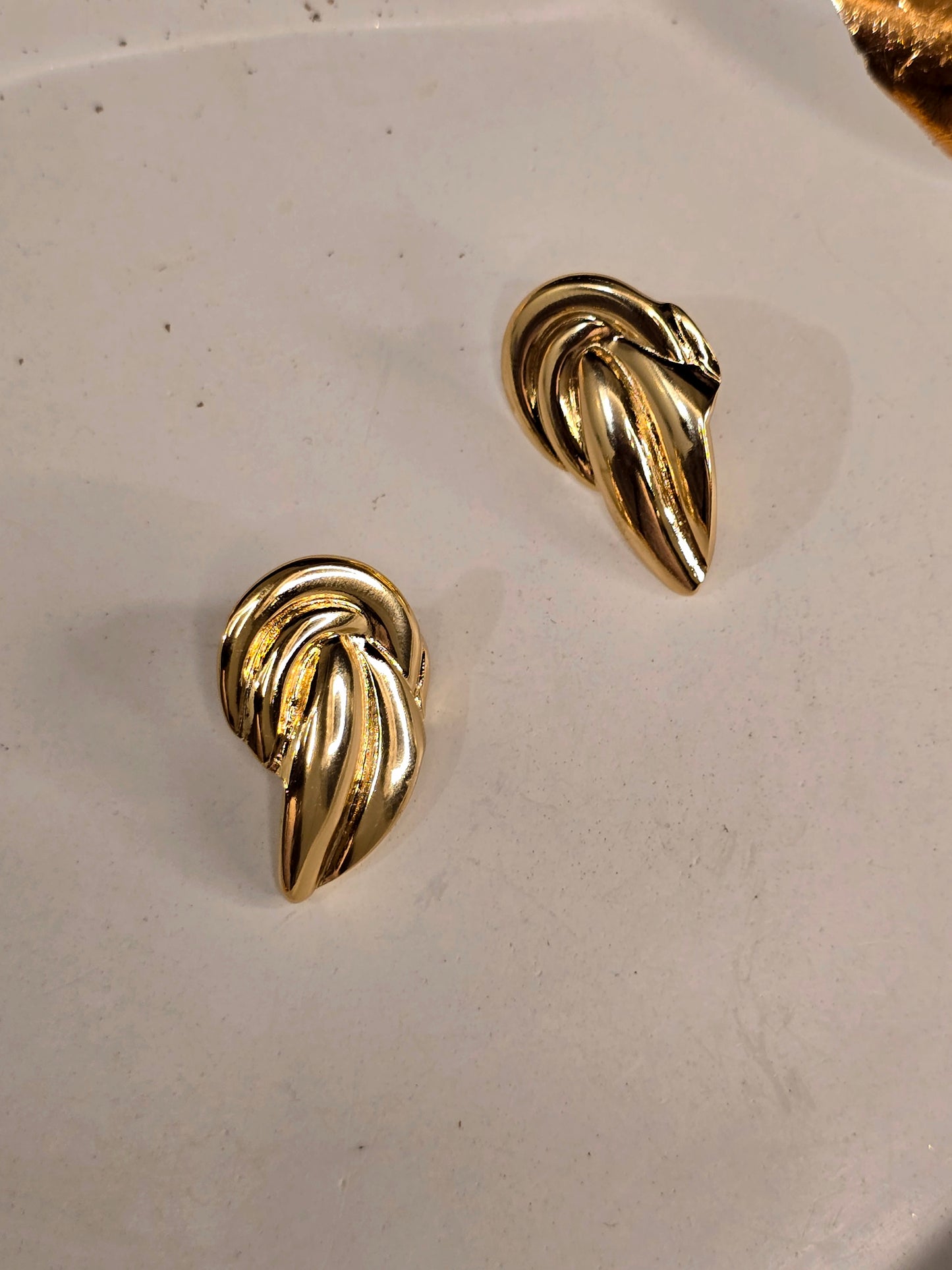 Mira Twist Earrings Jewellery - 0198
